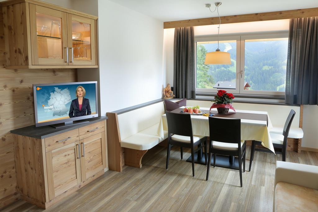 Apartments La Mana Santa Cristina Val Gardena Ngoại thất bức ảnh